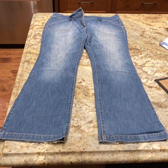 Jeans - Picture 12 of 16